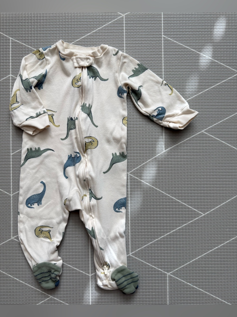 Carters|baby boy neutral Cream Dinosaur Print long sleeve footies•6-9M,Novelty